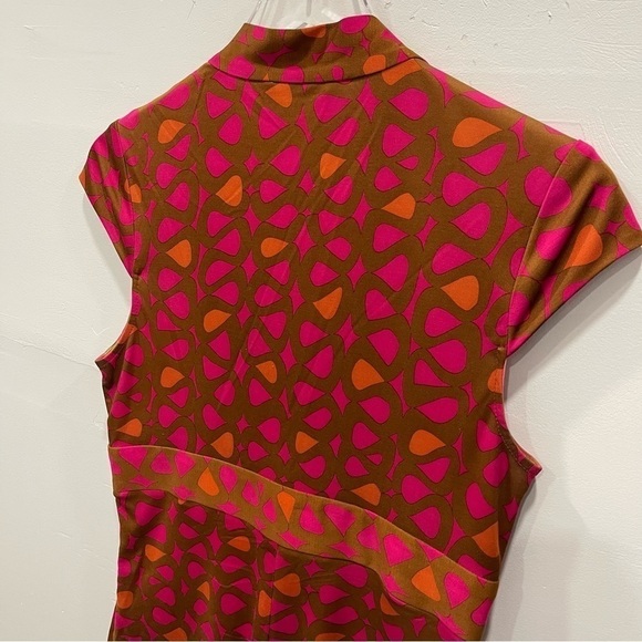 Trina Turk Silk V-Neck Printed Retro Blouse Size 6 - Picture 6 of 8